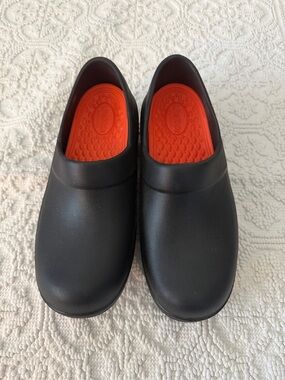 Womens Neria Pro lI LiteRide™ Work Clogs Slip Resistant. Size 9